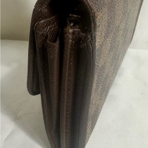 Authentic Louis Vuitton Sarah Wallet - Picture 8 of 10